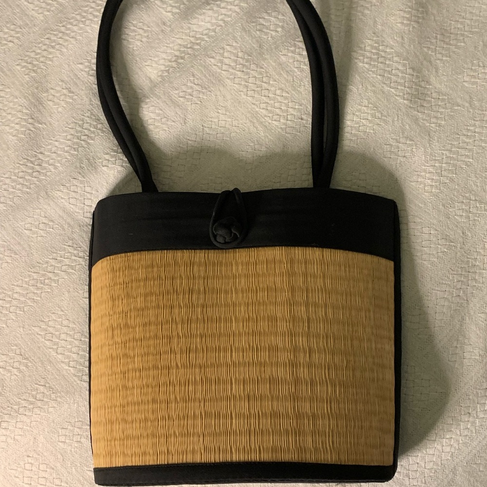 Straw hand bag